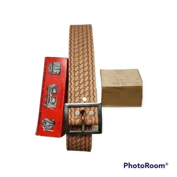 Sears Other - Rare find! Deadstock NOS 70s Craftsman tool belt. Mint. Fits 29-46. USA